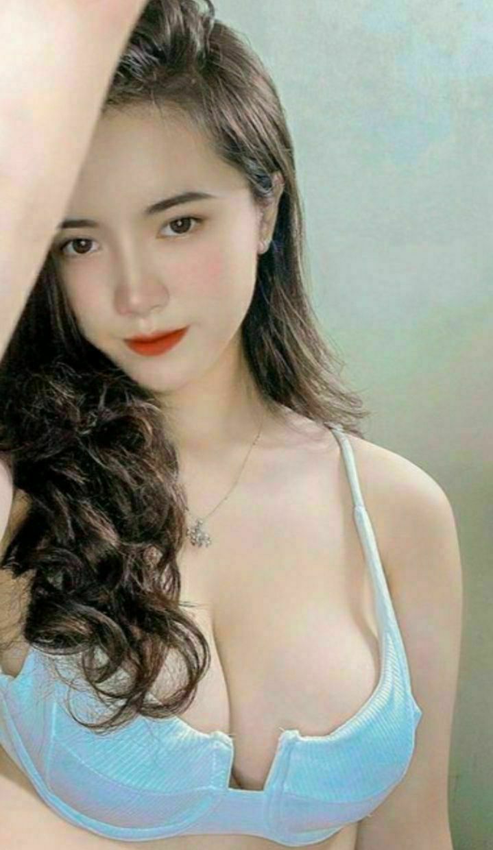 三个人把我弄得走不动路你插错位置了！那里是屁眼啦！啊疼！！【完整版47分钟已上传下面简阶】